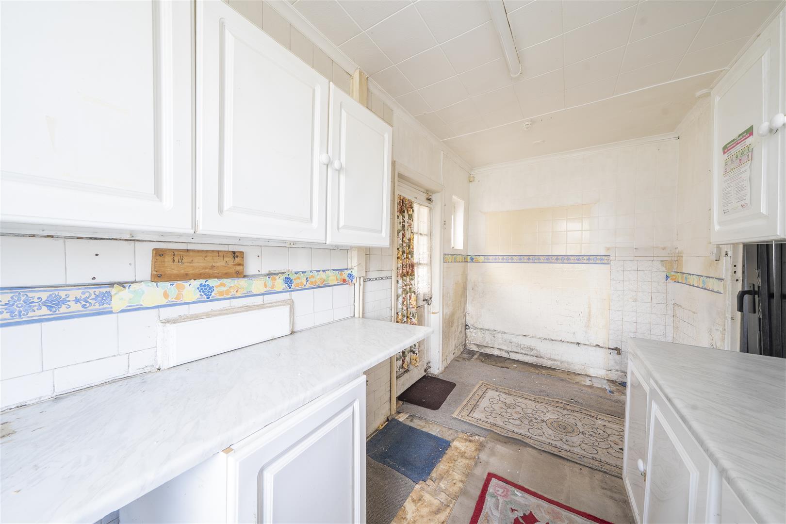 Middle Road, Ravenhill, Swansea, SA5 5DH